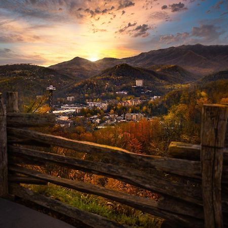 Rock Of Ages, Hot Tub, Game Room, Wifi, 1089 Free Tickets Each Paid Day, Dollywood And More Пиджен Фордж Екстериор снимка