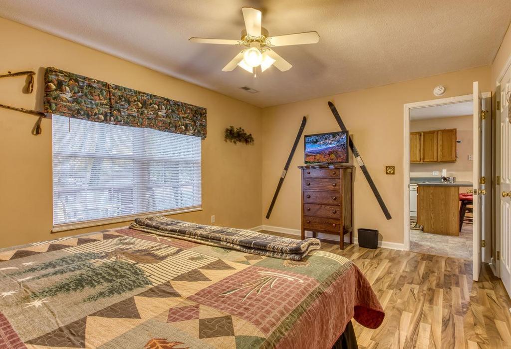 Rock Of Ages, Hot Tub, Game Room, Wifi, 1089 Free Tickets Each Paid Day, Dollywood And More Пиджен Фордж Екстериор снимка
