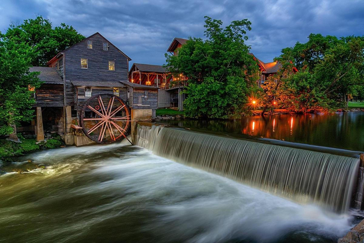 Rock Of Ages, Hot Tub, Game Room, Wifi, 1089 Free Tickets Each Paid Day, Dollywood And More Пиджен Фордж Екстериор снимка