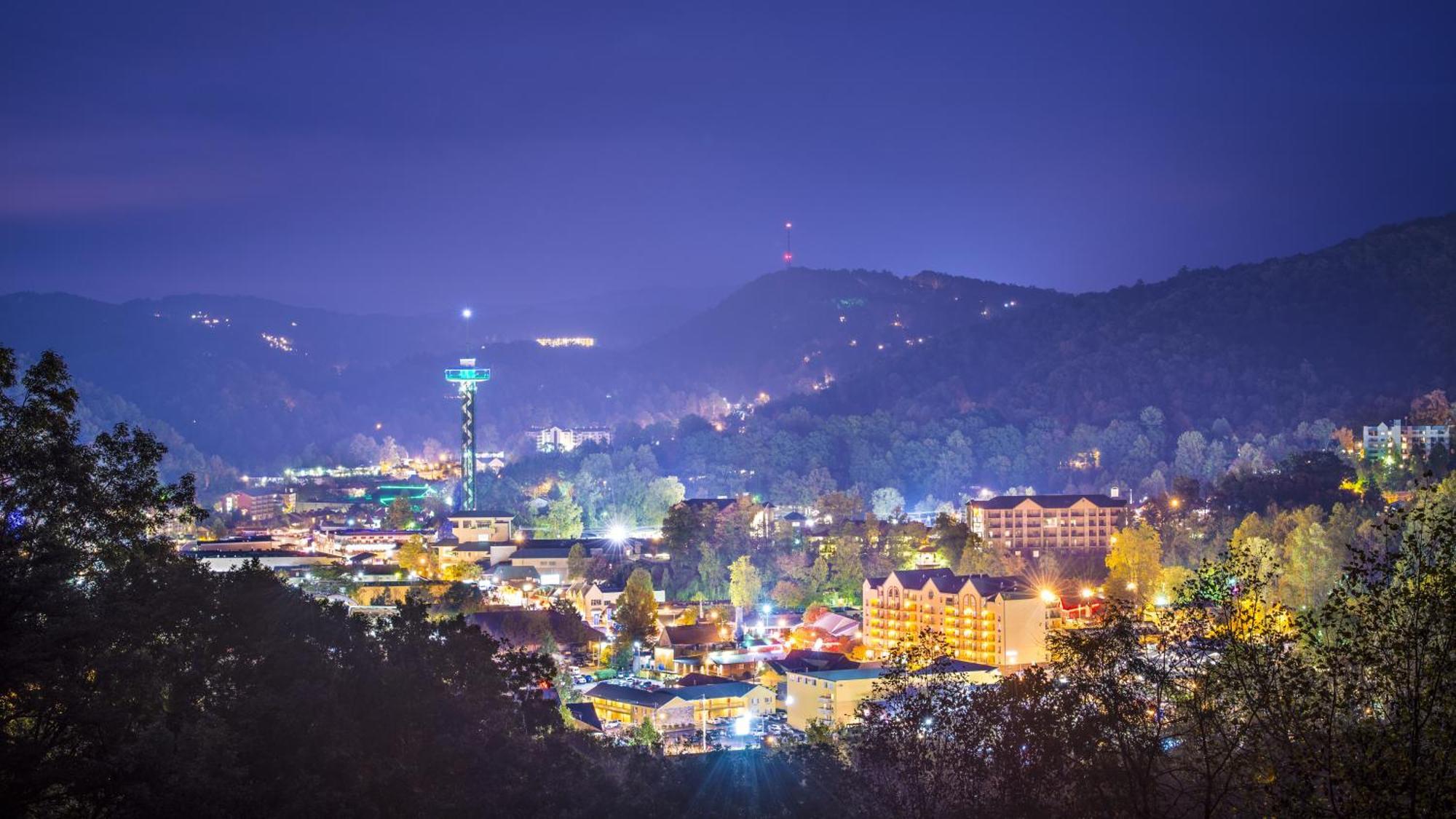 Rock Of Ages, Hot Tub, Game Room, Wifi, 1089 Free Tickets Each Paid Day, Dollywood And More Пиджен Фордж Екстериор снимка